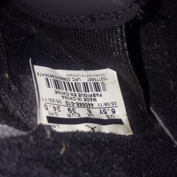 Sold Jordan 5s Black & silver - Picture 5 of 5